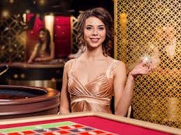 Live Dealer Baccarat ဂိမ်း ကစားနေသောမြင်ကွင်း